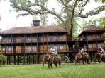 Chitwan luxury lodge accommodation, Nepal