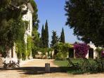 Italian villa hotel in Cefalicchio, Italy