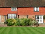 Kent Downs B&B cottage near Westerham, England