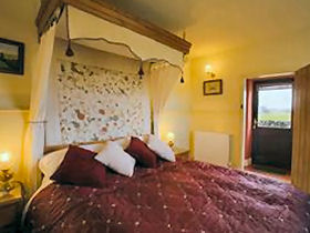 Peak District self catering cottages, England