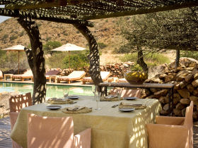 Southern Kalahari luxury safari lodge, South Africa