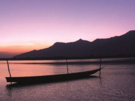 Laos small group vacation