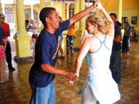 Salsa class