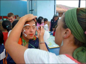 Volunteering with children in Peru