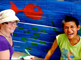 Volunteering with children in Peru