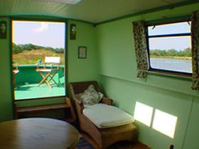 Houseboat vacations in Devon, England