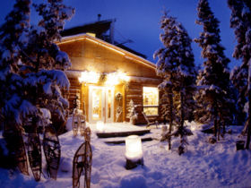 Northwest Territories log cabins and conference resort in Canada