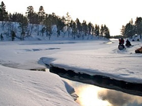 Northern Lights quest vacation in Finland