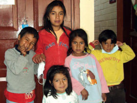 Teach disadvantaged children in Quito, Ecuador