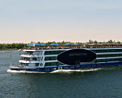 Giant floating hotels