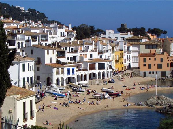 Catalonia walking vacation in Spain, self guided