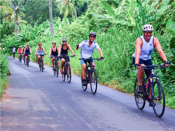 Sri Lanka cycling vacation, off the beaten track