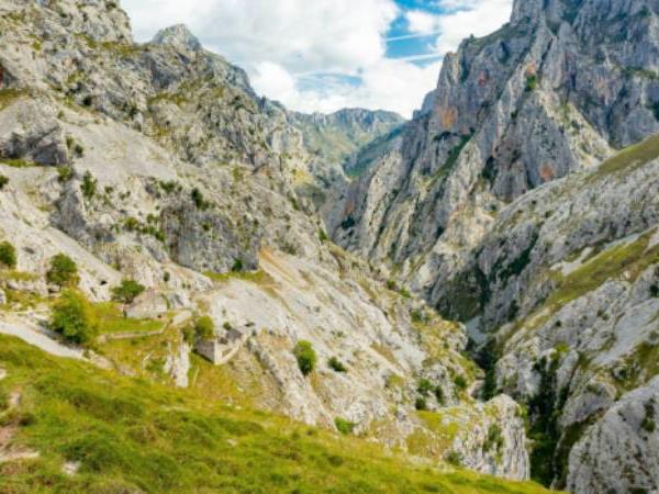 Walking in the Picos de Europa vacation