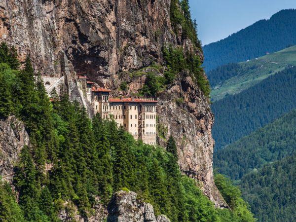 Kakar Mountains walking vacation in Turkey