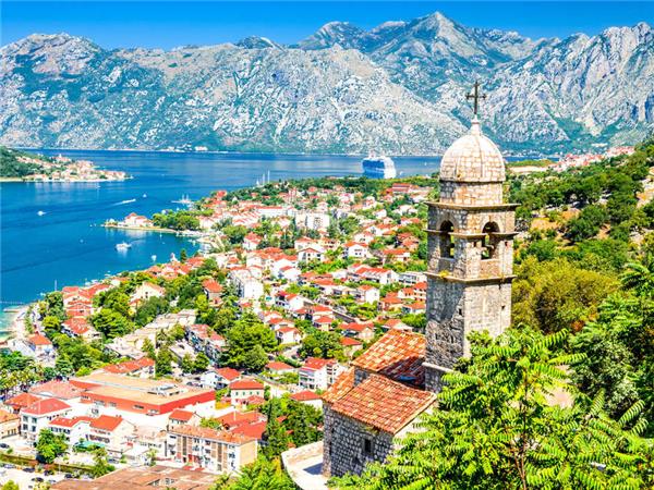 small group tour balkans