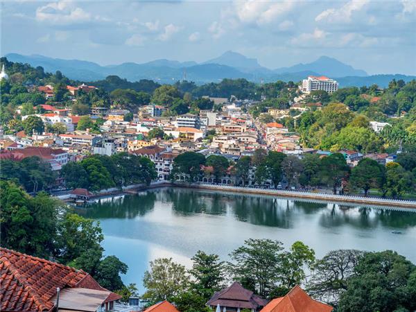 Sri Lanka and the Maldives small group tour