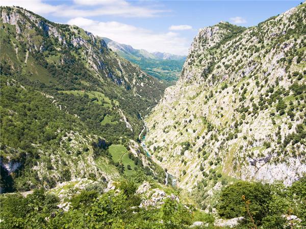 Trekking vacation in the Picos de Europa