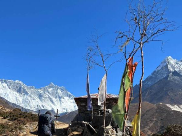 Everest hiking vacation