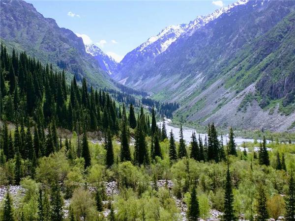 Walking in Kyrgyzstan vaction