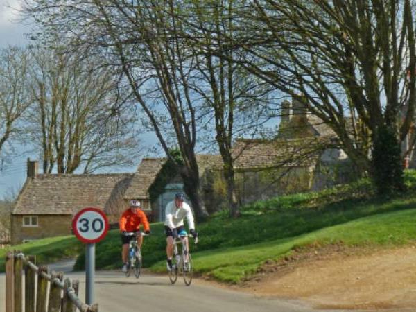 Cotswolds cycling holiday