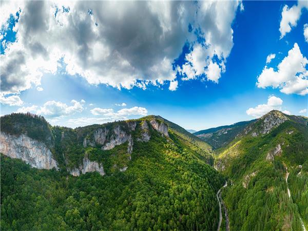 Hiking in the Rhodope Mountains, Short Break