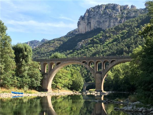 Walking vacation in Aveyron, France