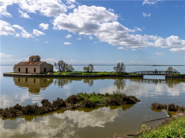 Italy self guided e-biking vacation