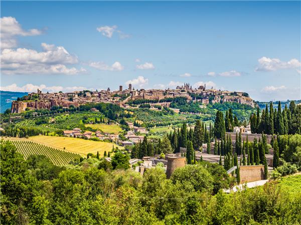 Self guided e biking in Umbria vacation
