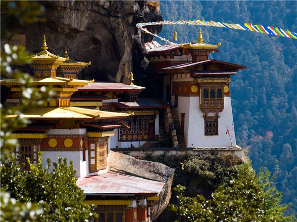Bhutan vacation, Land of the thunder dragon