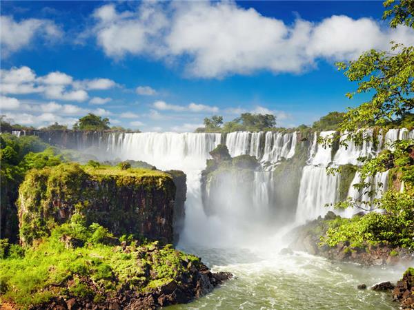 Adventure vacation in Patagonia with Iguazu Falls