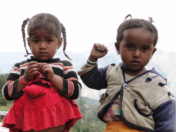 Trek & volunteer in Nepal, help rebuild it