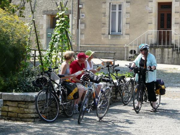 Nouvelle Aquitaine self guided bicycling vacation, France