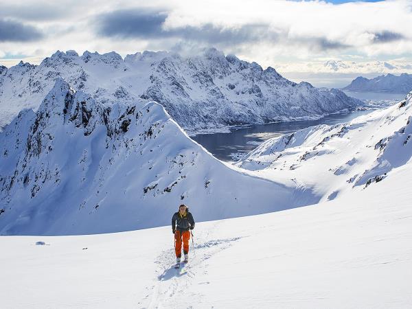 Skiing and sailing holiday in Norway