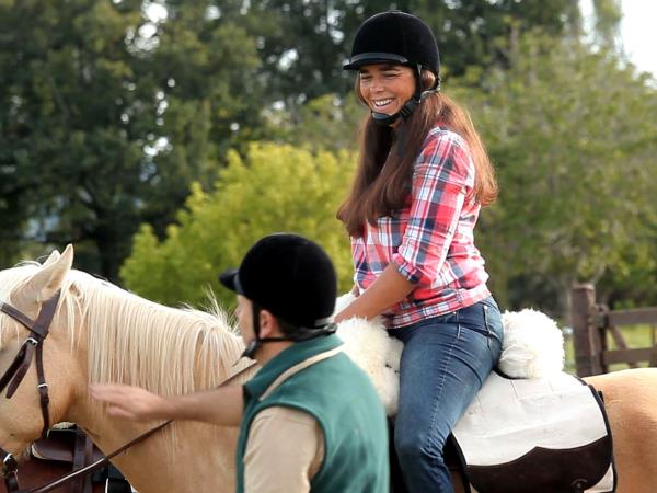 Learn to horse ride, Argentina