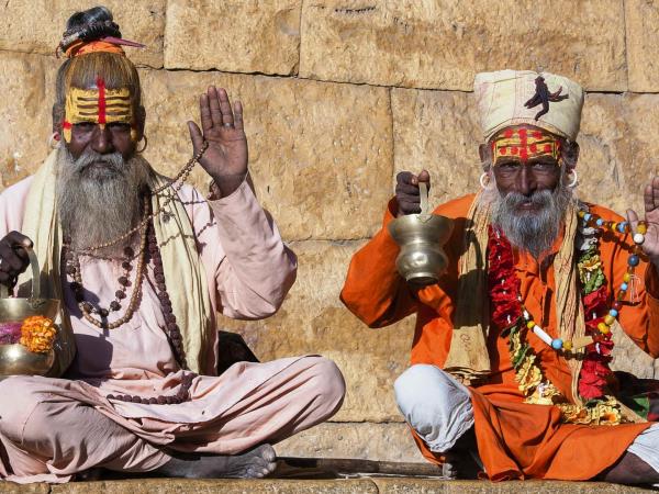 India backpacking tour