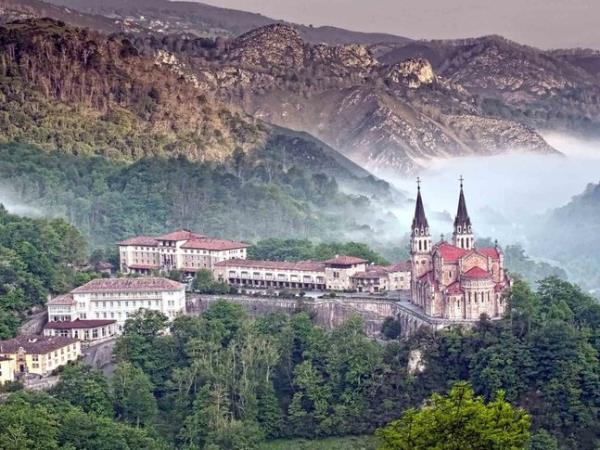 Picos de Europa National Park & Northern Way walking vacation