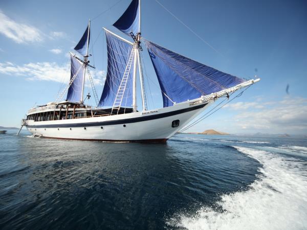 Cruise the Raja Ampat Islands, Indonesia