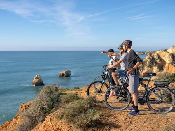 Algarve coastal cycling vacation