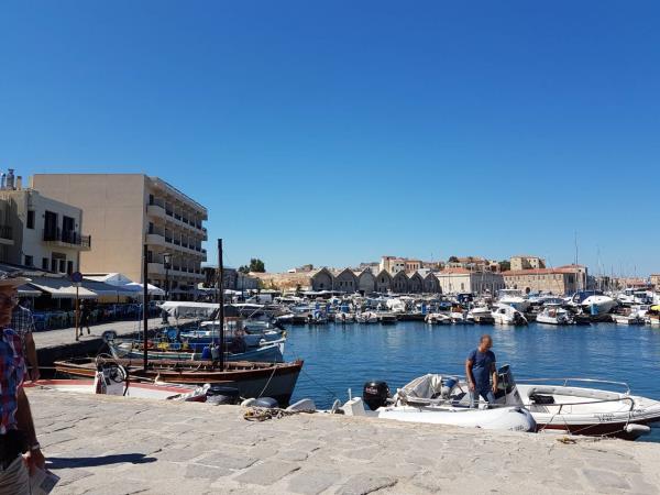 Easy walking vacation in Crete