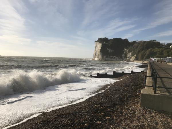 Self guided walking vacation in Kent
