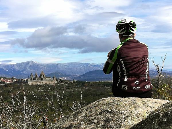 Mountain biking and hiking tour in Spain