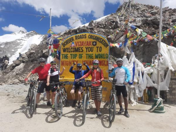 Ladakh guided cycling vacation