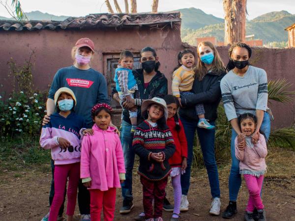 Teaching and family volunteering in Peru 