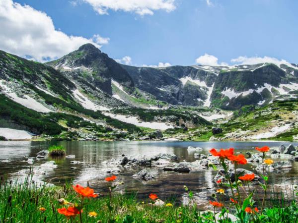 Bulgaria hiking vacation, spa hotels and thermal pools