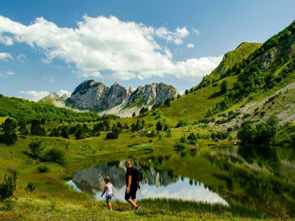 Bosnia hiking vacation