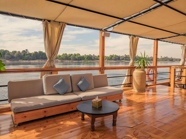 Luxury Nile cruise vacation & Cairo
