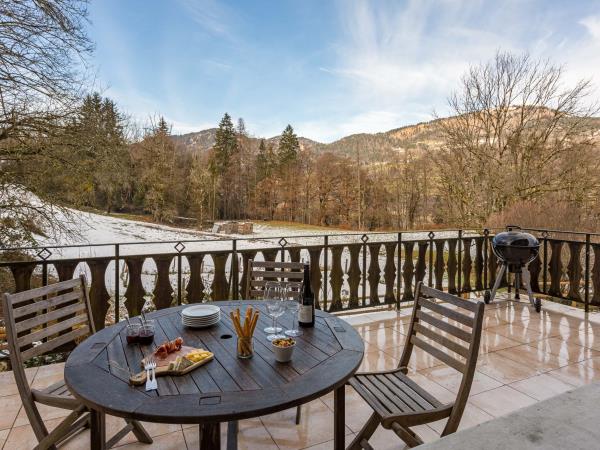 Guided walking vacations in the French Alps