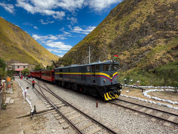 Ecuador Avenue of the Volcanoes vacation