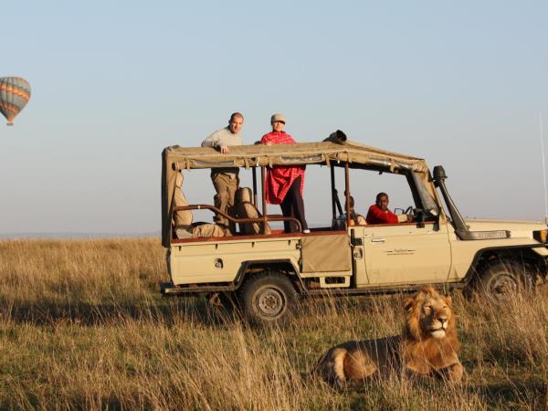 Kenya migration and Manda Bay beach vacation