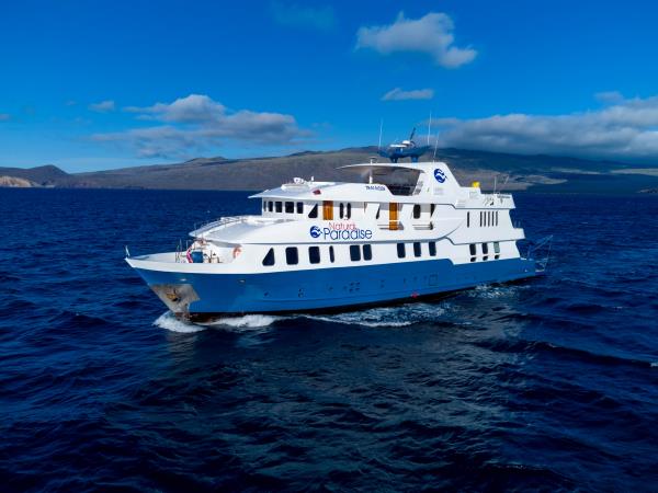 Galapagos cruise & island hopping vacation
